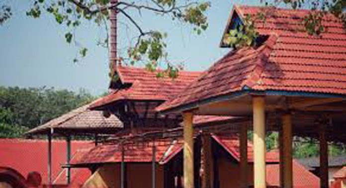 തൃക്കോവിൽ പദ്മനാഭസ്വാമി ക്ഷേത്രത്തിൽ തിരുവിതാംകൂർ രാജപ്രതിനിധി ദർശനത്തിനെത്തുന്നു തൃക്കോവിൽ പദ്മനാഭസ്വാമി ക്ഷേത്രത്തിൽ തിരുവിതാംകൂർ രാജപ്രതിനിധി ദർശനത്തിനെത്തുന്നു