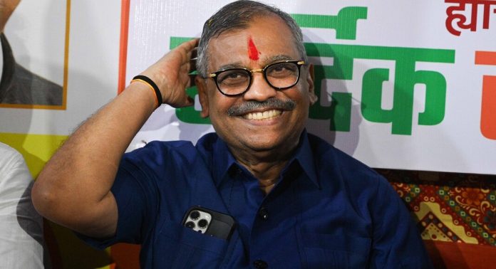മുംബൈ ഭീകരാക്രമണക്കേസിലെ പബ്ലിക് പ്രോസിക്യൂട്ടര് ഉജ്വല് നികം ബിജെപി സ്ഥാനാര്ത്ഥി മുംബൈ ഭീകരാക്രമണക്കേസിലെ പബ്ലിക് പ്രോസിക്യൂട്ടര് ഉജ്വല് നികം ബിജെപി സ്ഥാനാര്ത്ഥി