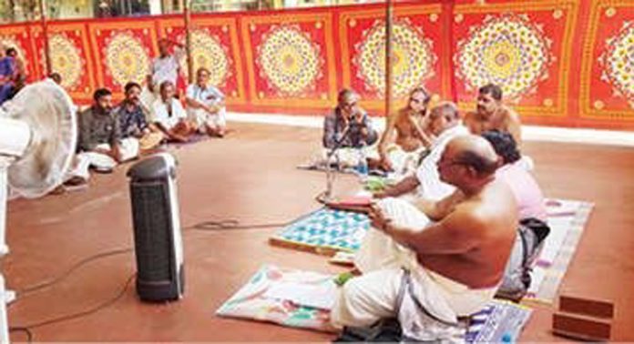 തൃക്കോവിൽ പദ്മനാഭസ്വാമിക്ഷേത്രത്തിൽ അഷ്ടമംഗല ദേവപ്രശ്നം നടന്നു തൃക്കോവിൽ പദ്മനാഭസ്വാമിക്ഷേത്രത്തിൽ അഷ്ടമംഗല ദേവപ്രശ്നം നടന്നു