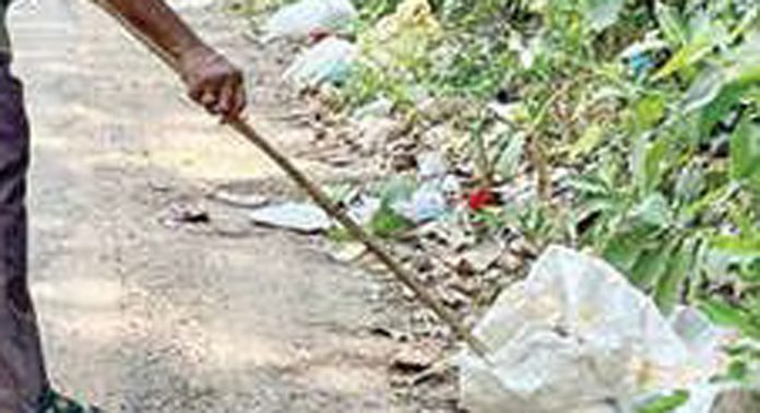 തിരുവല്ല കുറ്റൂർ ആറാട്ട്കടവ് – ഓതറ റോഡിന് സമീപം മാലിന്യം തള്ളുന്നു തിരുവല്ല കുറ്റൂർ ആറാട്ട്കടവ് – ഓതറ റോഡിന് സമീപം മാലിന്യം തള്ളുന്നു