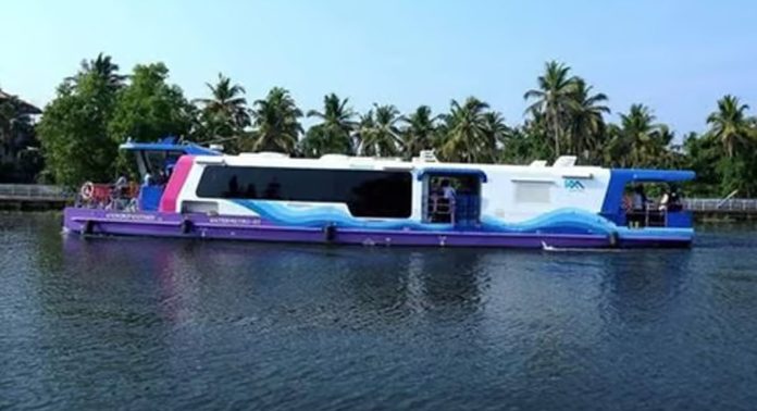 ഫോര്ട്ട് കൊച്ചിക്കാര്ക്കിനി ആവേശം ; വാട്ടര് മെട്രോ സര്വ്വീസ് ആരംഭിച്ചു ഫോര്ട്ട് കൊച്ചിക്കാര്ക്കിനി ആവേശം ; വാട്ടര് മെട്രോ സര്വ്വീസ് ആരംഭിച്ചു