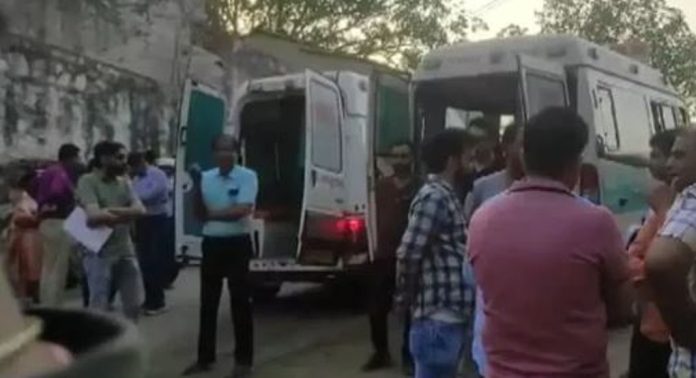 രാജസ്ഥാനിലെ ഖനിയിൽ ലിഫ്റ്റ് തകരാറിൽ ; വിജിലൻസ് ഉദ്യോഗസ്ഥൻ ഉൾപ്പടെ കുടുങ്ങിക്കിടക്കുന്നതായി റിപ്പോർട്ടുകൾ രാജസ്ഥാനിലെ ഖനിയിൽ ലിഫ്റ്റ് തകരാറിൽ ; വിജിലൻസ് ഉദ്യോഗസ്ഥൻ ഉൾപ്പടെ കുടുങ്ങിക്കിടക്കുന്നതായി റിപ്പോർട്ടുകൾ