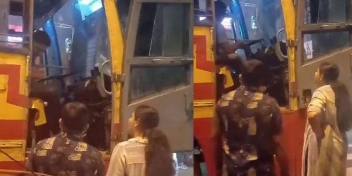 മേയര്- ഡ്രൈവര് തര്ക്കം ; ബസിന്റെ വേഗപ്പൂട്ടും ജിപിഎസും പ്രവര്ത്തിക്കുന്നില്ലെന്ന് എംവിഡി മേയര്- ഡ്രൈവര് തര്ക്കം ; ബസിന്റെ വേഗപ്പൂട്ടും ജിപിഎസും പ്രവര്ത്തിക്കുന്നില്ലെന്ന് എംവിഡി
