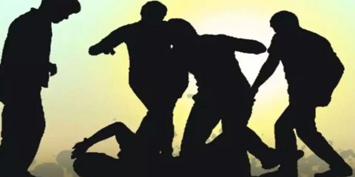 പൂഞ്ചിൽ നാഷണൽ കോൺഫറൻസ് റാലിക്കിടെ ആക്രമണം ; മൂന്ന് പേർക്ക് പരിക്ക് പൂഞ്ചിൽ നാഷണൽ കോൺഫറൻസ് റാലിക്കിടെ ആക്രമണം ; മൂന്ന് പേർക്ക് പരിക്ക്