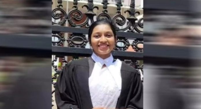 അപകടത്തിൽ പരിക്കേറ്റ് ചികിത്സയിലായിരുന്ന യുവ അഭിഭാഷക മരിച്ചു അപകടത്തിൽ പരിക്കേറ്റ് ചികിത്സയിലായിരുന്ന യുവ അഭിഭാഷക മരിച്ചു