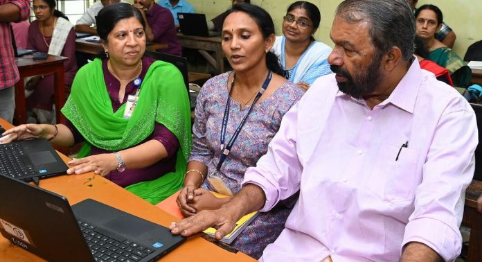 അധ്യാപകർക്ക് ആർട്ടിഫിഷ്യൽ ഇന്റലിജൻസ് പരിശീലനം നൽകുന്ന രാജ്യത്തെ ആദ്യ സംസ്ഥാനമാണ് കേരളം’ – മന്ത്രി വി ശിവൻകുട്ടി അധ്യാപകർക്ക് ആർട്ടിഫിഷ്യൽ ഇന്റലിജൻസ് പരിശീലനം നൽകുന്ന രാജ്യത്തെ ആദ്യ സംസ്ഥാനമാണ് കേരളം’ – മന്ത്രി വി ശിവൻകുട്ടി
