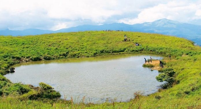 ചെമ്പ്ര പീക്കിലെ സാമ്പത്തിക തിരിമറിക്ക് പിന്നിൽ ഗൂഢാലോചനയുണ്ടെന്ന് അന്വേഷണ സംഘം ചെമ്പ്ര പീക്കിലെ സാമ്പത്തിക തിരിമറിക്ക് പിന്നിൽ ഗൂഢാലോചനയുണ്ടെന്ന് അന്വേഷണ സംഘം