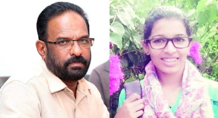 ജസ്ന കേസിൽ അച്ഛൻ സീൽ ചെയ്ത കവറിൽ നൽകിയ തെളിവുകള് കോടതി സ്വീകരിച്ചു ജസ്ന കേസിൽ അച്ഛൻ സീൽ ചെയ്ത കവറിൽ നൽകിയ തെളിവുകള് കോടതി സ്വീകരിച്ചു