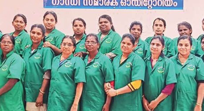 കോയിപ്രം പഞ്ചായത്തിലെ 17 വാർഡുകളിലും മികച്ച പ്രവർത്തനം കാഴ്ചവെച്ച് ഹരിത കര്മ്മ സേന കോയിപ്രം പഞ്ചായത്തിലെ 17 വാർഡുകളിലും മികച്ച പ്രവർത്തനം കാഴ്ചവെച്ച് ഹരിത കര്മ്മ സേന
