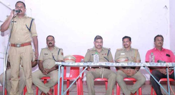 പുതിയ അദ്ധ്യയന വർഷം സുരക്ഷിതമാക്കാൻ മുന്നൊരുക്കങ്ങളുമായി ആറന്മുള ചൈൽഡ് ഫ്രണ്ട്ലി പോലീസ് സ്റ്റേഷൻ പുതിയ അദ്ധ്യയന വർഷം സുരക്ഷിതമാക്കാൻ മുന്നൊരുക്കങ്ങളുമായി ആറന്മുള ചൈൽഡ് ഫ്രണ്ട്ലി പോലീസ് സ്റ്റേഷൻ