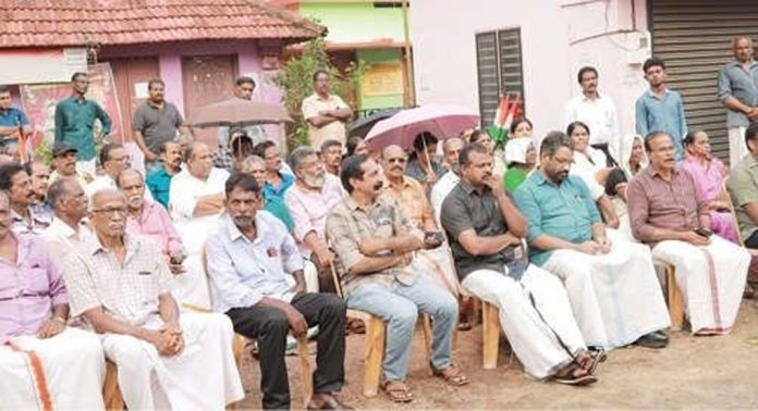 പുല്ലാട് മണ്ഡലം കോൺഗ്രസ് കമ്മിറ്റി പ്രതിഷേധ മാർച്ച് നടത്തി പുല്ലാട് മണ്ഡലം കോൺഗ്രസ് കമ്മിറ്റി പ്രതിഷേധ മാർച്ച് നടത്തി