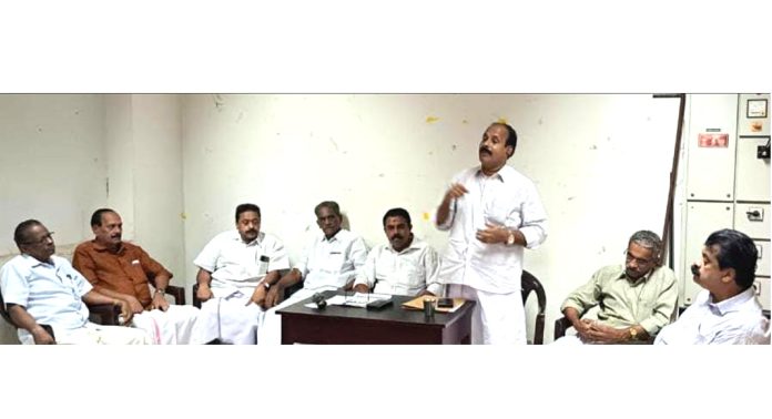 മലയാലപ്പുഴയിലെ രൂക്ഷമായ ശുദ്ധജലക്ഷാമം പരിഹരിക്കണം ; മണ്ഡലം കോൺഗ്രസ് കമ്മിറ്റി മലയാലപ്പുഴയിലെ രൂക്ഷമായ ശുദ്ധജലക്ഷാമം പരിഹരിക്കണം ; മണ്ഡലം കോൺഗ്രസ് കമ്മിറ്റി