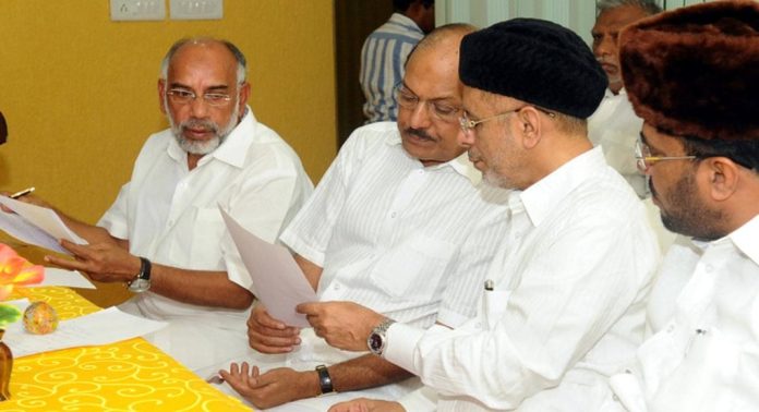 പ്ലസ് വണ്ണിന് മലബാറില് അധിക സീറ്റ് വേണം ; ശാശ്വത പരിഹാരം തേടി ലീഗ് എംഎൽഎമാർ ഇന്ന് മുഖ്യമന്ത്രിയെ കാണും പ്ലസ് വണ്ണിന് മലബാറില് അധിക സീറ്റ് വേണം ; ശാശ്വത പരിഹാരം തേടി ലീഗ് എംഎൽഎമാർ ഇന്ന് മുഖ്യമന്ത്രിയെ കാണും