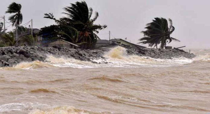 ശക്തമായ കാറ്റിനും മോശം കാലാവസ്ഥയ്ക്കും സാധ്യത ; ഇന്നും നാളെയും മത്സ്യബന്ധനത്തിന് വിലക്ക് ശക്തമായ കാറ്റിനും മോശം കാലാവസ്ഥയ്ക്കും സാധ്യത ; ഇന്നും നാളെയും മത്സ്യബന്ധനത്തിന് വിലക്ക്
