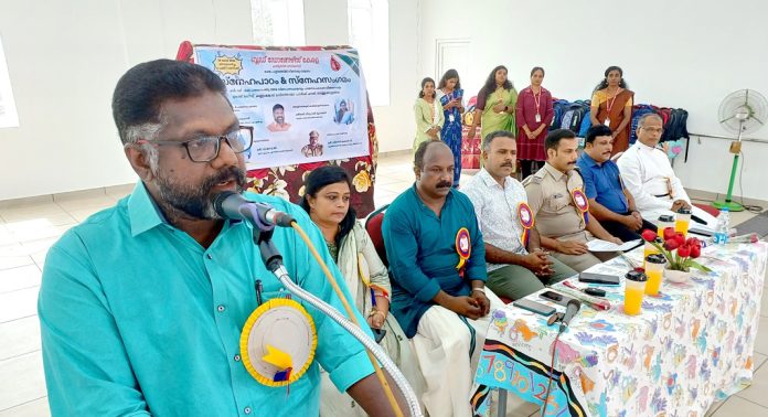 ബ്ലഡ് ഡോണേഴ്സ് കേരള പത്തനംതിട്ട ഘടകം നിർധനരായ കുട്ടികൾക്കായി പഠനോപകരണ വിതരണം നടത്തി ബ്ലഡ് ഡോണേഴ്സ് കേരള പത്തനംതിട്ട ഘടകം നിർധനരായ കുട്ടികൾക്കായി പഠനോപകരണ വിതരണം നടത്തി