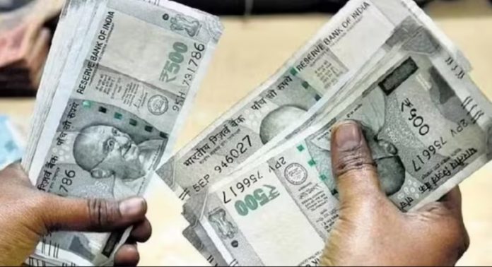 ഇത്തവണ 16,000 ത്തോളം സർക്കാർ ജീവനക്കാർ വിരമിക്കും ; ആനുകൂല്യങ്ങൾക്കായി കണ്ടെത്തേണ്ടത് 9000 കോടിയോളം ; പ്രതിസന്ധിയില് സര്ക്കാര് ഇത്തവണ 16,000 ത്തോളം സർക്കാർ ജീവനക്കാർ വിരമിക്കും ; ആനുകൂല്യങ്ങൾക്കായി കണ്ടെത്തേണ്ടത് 9000 കോടിയോളം ; പ്രതിസന്ധിയില് സര്ക്കാര്