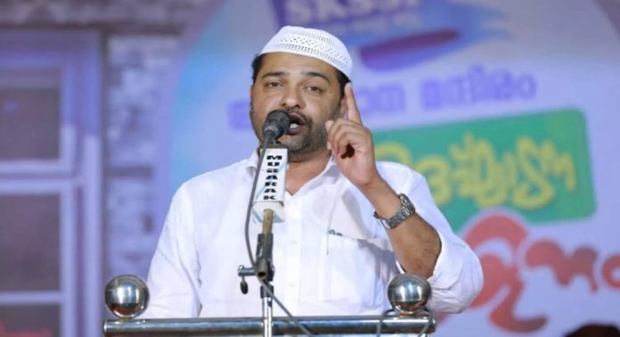 ‘മലപ്പുറത്തെ സീറ്റിന്റെ കുറവ് ചെറിയ വ്യത്യാസമായി തോന്നുന്നത് മന്ത്രിക്ക് വലിയ അക്കങ്ങൾ പറയാൻ അറിയാത്തതുകൊണ്ട് ’ : സത്താർ പന്തല്ലൂർ ‘മലപ്പുറത്തെ സീറ്റിന്റെ കുറവ് ചെറിയ വ്യത്യാസമായി തോന്നുന്നത് മന്ത്രിക്ക് വലിയ അക്കങ്ങൾ പറയാൻ അറിയാത്തതുകൊണ്ട് ’ : സത്താർ പന്തല്ലൂർ