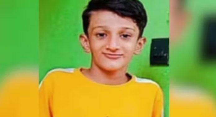 കളിക്കുന്നതിനിടെ കെഎസ്ഇബി ടവർ ലൈനിൽ നിന്ന് ഷോക്കേറ്റു ; ചികിത്സയിലായിരുന്ന 12 വയസുകാരൻ മരിച്ചു കളിക്കുന്നതിനിടെ കെഎസ്ഇബി ടവർ ലൈനിൽ നിന്ന് ഷോക്കേറ്റു ; ചികിത്സയിലായിരുന്ന 12 വയസുകാരൻ മരിച്ചു