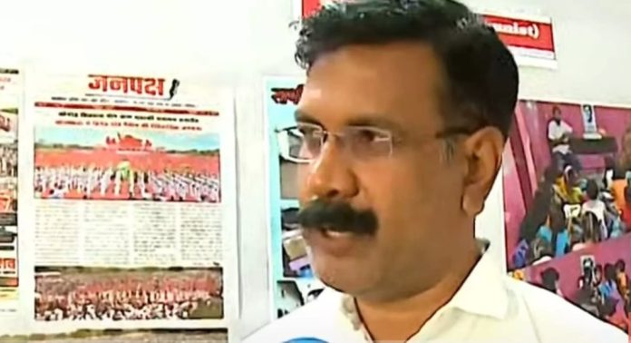 ബിജെപി ഭീഷണിപ്പെടുത്തി പത്രിക പിൻവലിപ്പിക്കാൻ ശ്രമിച്ചു ; ബിജെപിക്കെതിരെ ഇൻഡോറിലെ എസ്യുസിഐ സ്ഥാനാർഥി ബിജെപി ഭീഷണിപ്പെടുത്തി പത്രിക പിൻവലിപ്പിക്കാൻ ശ്രമിച്ചു ; ബിജെപിക്കെതിരെ ഇൻഡോറിലെ എസ്യുസിഐ സ്ഥാനാർഥി