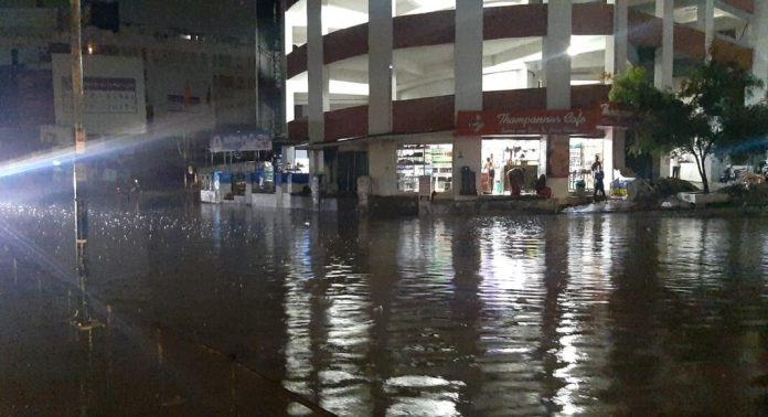 ഓപ്പറേഷൻ അനന്ത : സക്ഷന് കം ജെറ്റിങ് മെഷീൻ ; ഒറ്റമഴയിൽ വെള്ളത്തിലായ തലസ്ഥാനത്ത് പരിഹാര നടപടികളുമായി കോർപറേഷൻ ഓപ്പറേഷൻ അനന്ത : സക്ഷന് കം ജെറ്റിങ് മെഷീൻ ; ഒറ്റമഴയിൽ വെള്ളത്തിലായ തലസ്ഥാനത്ത് പരിഹാര നടപടികളുമായി കോർപറേഷൻ