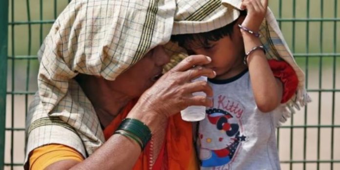 ഉത്തരേന്ത്യയില് ഉഷ്ണ തരംഗം ശക്തമാകുന്നു ; രാജസ്ഥാനില് 12 പേര് മരിച്ചതായി റിപ്പോര്ട്ട് ഉത്തരേന്ത്യയില് ഉഷ്ണ തരംഗം ശക്തമാകുന്നു ; രാജസ്ഥാനില് 12 പേര് മരിച്ചതായി റിപ്പോര്ട്ട്