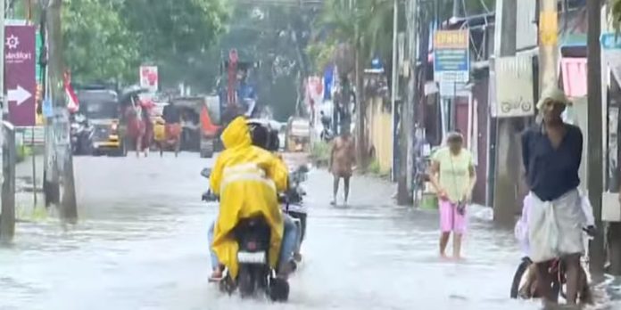 കനത്തമഴ : സംസ്ഥാനത്ത് 34 ദുരിതാശ്വാസ ക്യാമ്പുകളിലായി 666 കുടുംബങ്ങളെ മാറ്റിപ്പാര്പ്പിച്ചു കനത്തമഴ : സംസ്ഥാനത്ത് 34 ദുരിതാശ്വാസ ക്യാമ്പുകളിലായി 666 കുടുംബങ്ങളെ മാറ്റിപ്പാര്പ്പിച്ചു