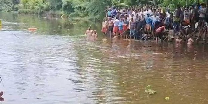 ചാലക്കുടിപ്പുഴയില് ഒഴുക്കില്പ്പെട്ടു ; രണ്ട് പെണ്കുട്ടികള് മുങ്ങിമരിച്ചു ചാലക്കുടിപ്പുഴയില് ഒഴുക്കില്പ്പെട്ടു ; രണ്ട് പെണ്കുട്ടികള് മുങ്ങിമരിച്ചു