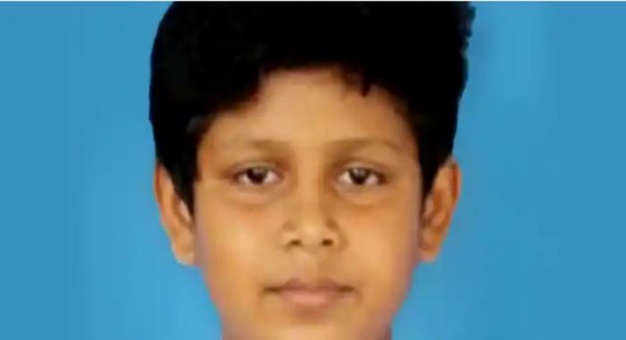 കൂട്ടുകാരോടൊപ്പം കുളത്തില് ചാടുന്നതിനിടെ തലക്ക് പരിക്ക് ; 14കാരൻ മുങ്ങി മരിച്ചു കൂട്ടുകാരോടൊപ്പം കുളത്തില് ചാടുന്നതിനിടെ തലക്ക് പരിക്ക് ; 14കാരൻ മുങ്ങി മരിച്ചു