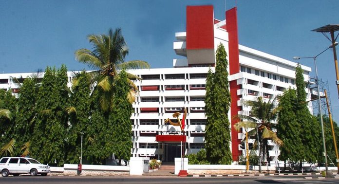 എകെജി സെന്റർ ആക്രമണം ; യൂത്ത് കോൺഗ്രസ് നേതാക്കളെ പ്രതികളാക്കി കുറ്റപത്രം എകെജി സെന്റർ ആക്രമണം ; യൂത്ത് കോൺഗ്രസ് നേതാക്കളെ പ്രതികളാക്കി കുറ്റപത്രം