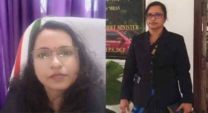 അസിസ്റ്റൻറ് പബ്ലിക് പ്രോസിക്യൂട്ടറായിരുന്ന അനീഷ്യയുടെ ആത്മഹത്യ: സിബിഐ അന്വേഷിക്കണമെന്ന് കുടുംബം ; ഗവര്ണറെ കണ്ട് മാതാപിതാക്കൾ അസിസ്റ്റൻറ് പബ്ലിക് പ്രോസിക്യൂട്ടറായിരുന്ന അനീഷ്യയുടെ ആത്മഹത്യ: സിബിഐ അന്വേഷിക്കണമെന്ന് കുടുംബം ; ഗവര്ണറെ കണ്ട് മാതാപിതാക്കൾ