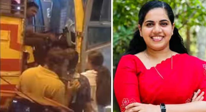 ഡ്രൈവിംഗിനിടെ ഒരു മണിക്കൂറോളം ഫോണിൽ സംസാരിച്ചു ; യദുവിനെതിരായ നീക്കം ശക്തമാക്കി കെഎസ്ആർടിസിയും പോലീസും ഡ്രൈവിംഗിനിടെ ഒരു മണിക്കൂറോളം ഫോണിൽ സംസാരിച്ചു ; യദുവിനെതിരായ നീക്കം ശക്തമാക്കി കെഎസ്ആർടിസിയും പോലീസും