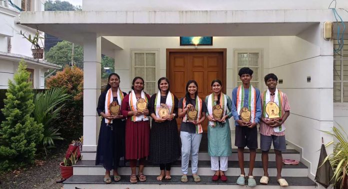 എസ്എസ്എൽസി, പ്ലസ് ടു പരീക്ഷകളിൽ ഉന്നത വിജയം നേടിയ വിദ്യാർത്ഥികളെ അനുമോദിച്ചു എസ്എസ്എൽസി, പ്ലസ് ടു പരീക്ഷകളിൽ ഉന്നത വിജയം നേടിയ വിദ്യാർത്ഥികളെ അനുമോദിച്ചു