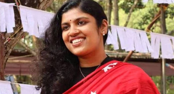 ആര്യ രാജേന്ദ്രനെതിരെ ആസൂത്രിതവും സംഘടിതവുമായ സൈബർ ആക്രമണം നടക്കുന്നു : ചിന്താ ജെറോം ആര്യ രാജേന്ദ്രനെതിരെ ആസൂത്രിതവും സംഘടിതവുമായ സൈബർ ആക്രമണം നടക്കുന്നു : ചിന്താ ജെറോം