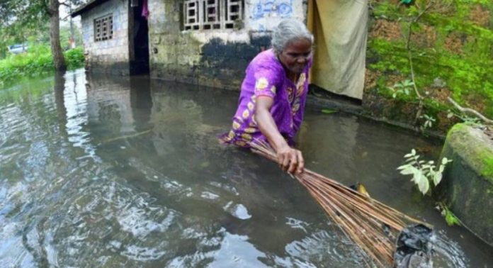 മഴ ഇങ്ങെത്തിയിട്ടും ശുചീകരണ പ്രവര്ത്തനങ്ങള് പാതിവഴിയിൽ ; ഗ്രാമപഞ്ചായത്തുകളില് സാമ്പത്തിക പ്രതിസന്ധി മഴ ഇങ്ങെത്തിയിട്ടും ശുചീകരണ പ്രവര്ത്തനങ്ങള് പാതിവഴിയിൽ ; ഗ്രാമപഞ്ചായത്തുകളില് സാമ്പത്തിക പ്രതിസന്ധി