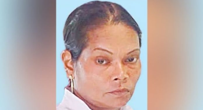 കണ്ണൂരിലെ കള്ളനോട്ട് കേസിൽ ഡ്രൈവിങ് സ്കൂൾ അധ്യാപിക അറസ്റ്റിൽ ; അന്വേഷണം വ്യാപിപ്പിക്കാൻ പോലീസ് കണ്ണൂരിലെ കള്ളനോട്ട് കേസിൽ ഡ്രൈവിങ് സ്കൂൾ അധ്യാപിക അറസ്റ്റിൽ ; അന്വേഷണം വ്യാപിപ്പിക്കാൻ പോലീസ്