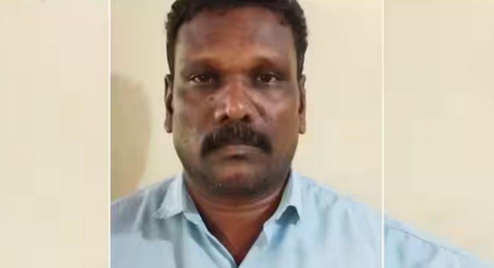കവർച്ചക്കേസിൽ ശിക്ഷ വിധിക്കപെട്ട ശേഷം മുങ്ങിയ പ്രതി 15വർഷത്തെ ഒളിവു ജീവിതത്തിനൊടുവിൽ പോലീസ് പിടിയില് കവർച്ചക്കേസിൽ ശിക്ഷ വിധിക്കപെട്ട ശേഷം മുങ്ങിയ പ്രതി 15വർഷത്തെ ഒളിവു ജീവിതത്തിനൊടുവിൽ പോലീസ് പിടിയില്