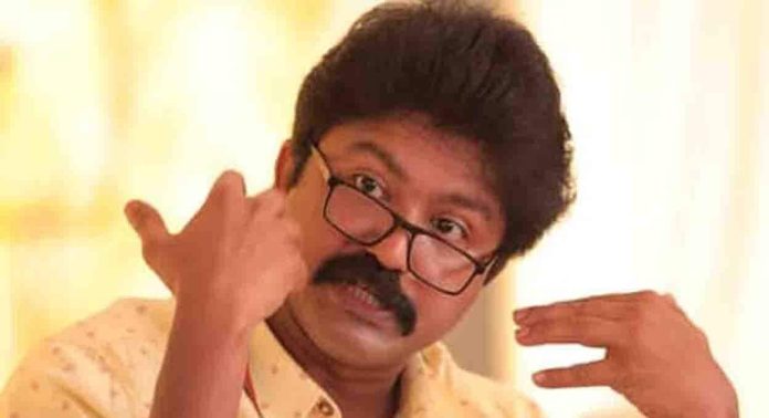 മനോജ് മൂത്തേടത്തിന് മുഖം നൽകാതെ എൽദോസ് കുന്നപ്പിള്ളി ; വീട്ടിലെത്തുമെന്ന് അറിയിച്ചതിന് പിന്നാലെ പുറത്തേക്ക് പോയി മനോജ് മൂത്തേടത്തിന് മുഖം നൽകാതെ എൽദോസ് കുന്നപ്പിള്ളി ; വീട്ടിലെത്തുമെന്ന് അറിയിച്ചതിന് പിന്നാലെ പുറത്തേക്ക് പോയി