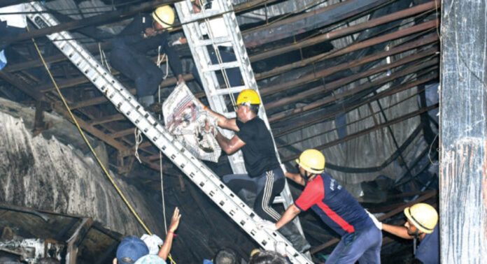 ഗെയിമിങ് സെന്റര് ദുരന്തം : ഫയർ എൻഒസി അപേക്ഷ നൽകിയെങ്കിലും അനുമതി ലഭിച്ചില്ല ; വൻ സുരക്ഷാ വീഴ്ചയെന്ന് കണ്ടെത്തൽ ഗെയിമിങ് സെന്റര് ദുരന്തം : ഫയർ എൻഒസി അപേക്ഷ നൽകിയെങ്കിലും അനുമതി ലഭിച്ചില്ല ; വൻ സുരക്ഷാ വീഴ്ചയെന്ന് കണ്ടെത്തൽ