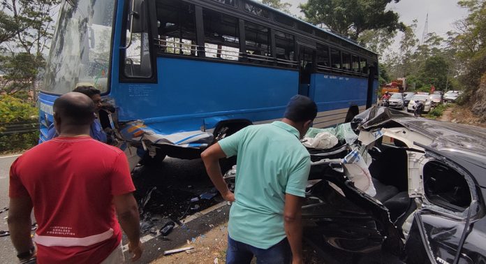 കുട്ടിക്കാനത്ത് കാറും ബസും തമ്മില് കൂട്ടിയിടിച്ചു ; മൂന്നു പേര്ക്ക് പരിക്ക് കുട്ടിക്കാനത്ത് കാറും ബസും തമ്മില് കൂട്ടിയിടിച്ചു ; മൂന്നു പേര്ക്ക് പരിക്ക്