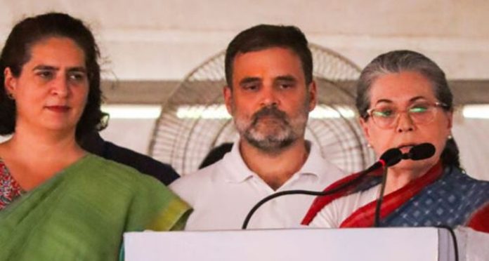 എന്റെ മകനെ ഞാൻ നിങ്ങൾക്ക് തരുന്നു ; റായ്ബറേലിയിലെ ജനങ്ങളോട് സോണിയ ഗാന്ധി എന്റെ മകനെ ഞാൻ നിങ്ങൾക്ക് തരുന്നു ; റായ്ബറേലിയിലെ ജനങ്ങളോട് സോണിയ ഗാന്ധി
