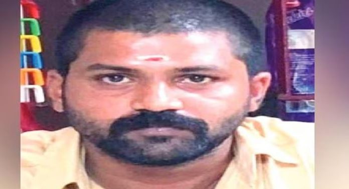 കാട്ടാക്കടയിൽ വീട്ടമ്മയുടെ മൃതദേഹം കണ്ടെത്തിയ സംഭവം ; രഞ്ജിത്തിനായി തിരച്ചിൽ ഊർജിതമാക്കി പോലീസ് കാട്ടാക്കടയിൽ വീട്ടമ്മയുടെ മൃതദേഹം കണ്ടെത്തിയ സംഭവം ; രഞ്ജിത്തിനായി തിരച്ചിൽ ഊർജിതമാക്കി പോലീസ്