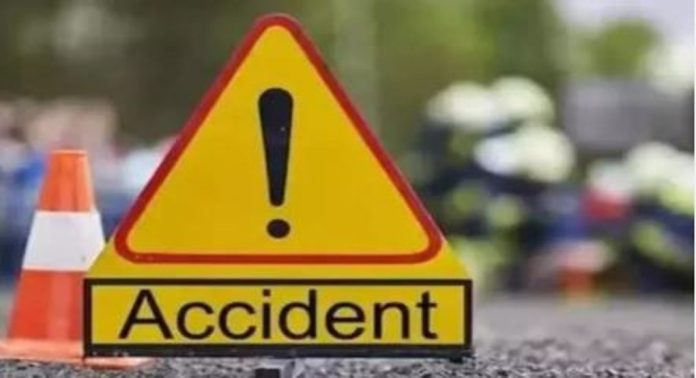കോഴിക്കോട് ആംബുലൻസ് ഇലക്ട്രിക് പോസ്റ്റിലിടിച്ച് തീപിടിച്ച് അപകടം ; രോഗിക്ക് ദാരുണാന്ത്യം കോഴിക്കോട് ആംബുലൻസ് ഇലക്ട്രിക് പോസ്റ്റിലിടിച്ച് തീപിടിച്ച് അപകടം ; രോഗിക്ക് ദാരുണാന്ത്യം