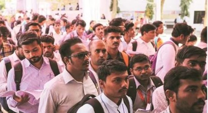 രാജ്യത്ത് തൊഴിലില്ലായ്മ അതിരൂക്ഷം ; കേരളം ഒന്നാമതെന്ന് കേന്ദ്ര റിപ്പോര്ട്ട് രാജ്യത്ത് തൊഴിലില്ലായ്മ അതിരൂക്ഷം ; കേരളം ഒന്നാമതെന്ന് കേന്ദ്ര റിപ്പോര്ട്ട്