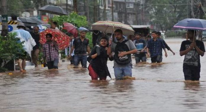 മിസോറാമിൽ ശക്തമായ മഴയും മണ്ണിടിച്ചിലും ; 36 പേർ മരിച്ചു മിസോറാമിൽ ശക്തമായ മഴയും മണ്ണിടിച്ചിലും ; 36 പേർ മരിച്ചു