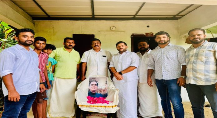 രാജീവ് ഗാന്ധി അനുസ്മരണം ; പഠനോപകരണ വിതരണം നടത്തി രാജീവ് ഗാന്ധി അനുസ്മരണം ; പഠനോപകരണ വിതരണം നടത്തി