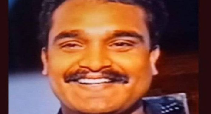 മത്സ്യം ഇറക്കുന്നതിനിടെ തൊഴിലാളി കുഴഞ്ഞുവീണു മരിച്ച നിലയിൽ മത്സ്യം ഇറക്കുന്നതിനിടെ തൊഴിലാളി കുഴഞ്ഞുവീണു മരിച്ച നിലയിൽ