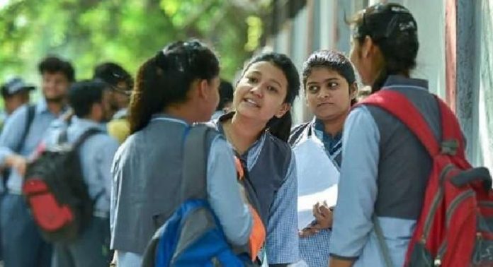 മലപ്പുറത്ത് ഈ വർഷവും പ്ലസ്വൺ സീറ്റ് പ്രതിസന്ധി രൂക്ഷമാകും ; മുന്നറിയിപ്പ് നൽകി അധികൃതർ മലപ്പുറത്ത് ഈ വർഷവും പ്ലസ്വൺ സീറ്റ് പ്രതിസന്ധി രൂക്ഷമാകും ; മുന്നറിയിപ്പ് നൽകി അധികൃതർ