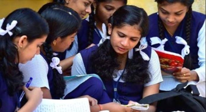 സ്കൂൾ പരീക്ഷകൾ പൊളിച്ചെഴുതാൻ ഒരുങ്ങി വിദ്യാഭ്യാസവകുപ്പ് സ്കൂൾ പരീക്ഷകൾ പൊളിച്ചെഴുതാൻ ഒരുങ്ങി വിദ്യാഭ്യാസവകുപ്പ്