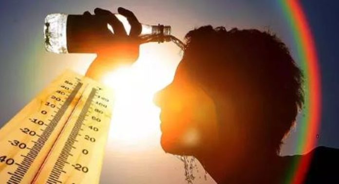 സംസ്ഥാനത്ത് താപനില ഇനിയും ഉയരും ; മുന്നറിയിപ്പ് നൽകി അധികൃതർ സംസ്ഥാനത്ത് താപനില ഇനിയും ഉയരും ; മുന്നറിയിപ്പ് നൽകി അധികൃതർ