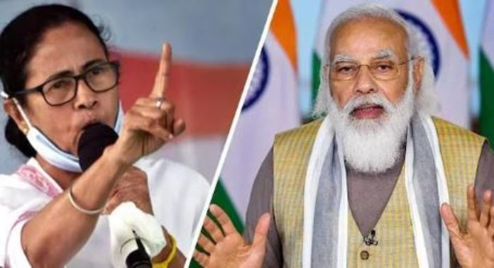 എന്തുകൊണ്ടാണ് പ്രധാനമന്ത്രി മൗനം പാലിക്കുന്നത്? ; ബംഗാള് ഗവര്ണര്ക്കെതിരായ പീഡനപരാതിയില് തുറന്നടിച്ച് മമത ബാനര്ജി എന്തുകൊണ്ടാണ് പ്രധാനമന്ത്രി മൗനം പാലിക്കുന്നത്? ; ബംഗാള് ഗവര്ണര്ക്കെതിരായ പീഡനപരാതിയില് തുറന്നടിച്ച് മമത ബാനര്ജി